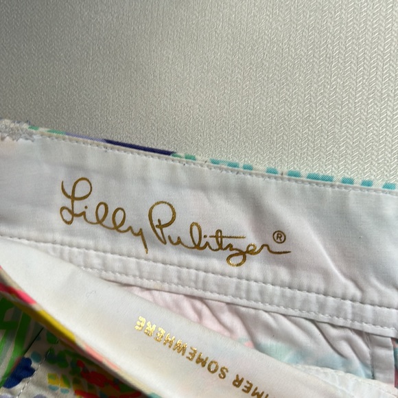 Lilly Pulitzer Callahan Shorts. Size 4 - Picture 3 of 4